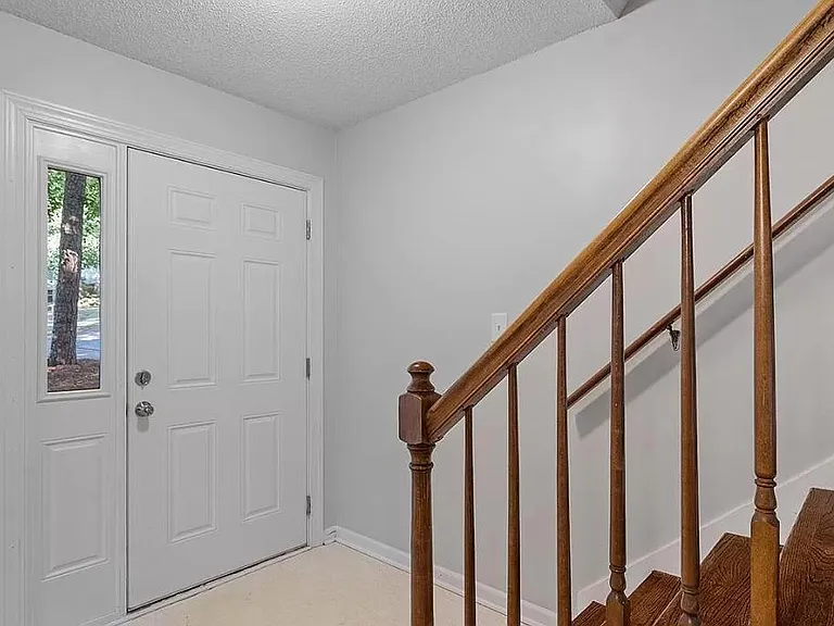 524 Brent Rd — Photo 10