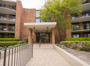 1405 E Central Rd Unit 114B, Arlington Heights, IL 60005