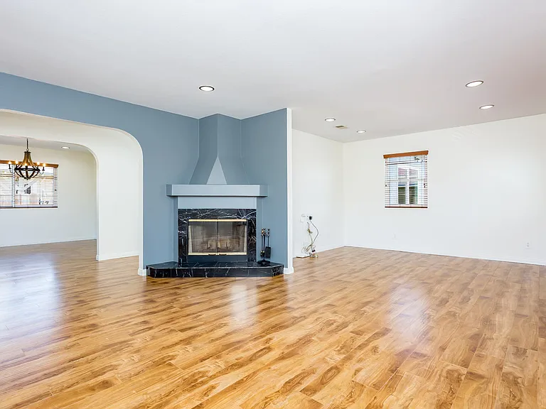 5009 Mansfield St — Photo 1