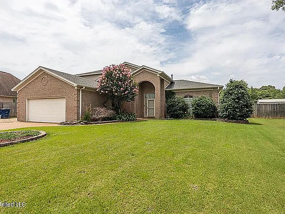 1st image of 628 Ivy Trails Dr
