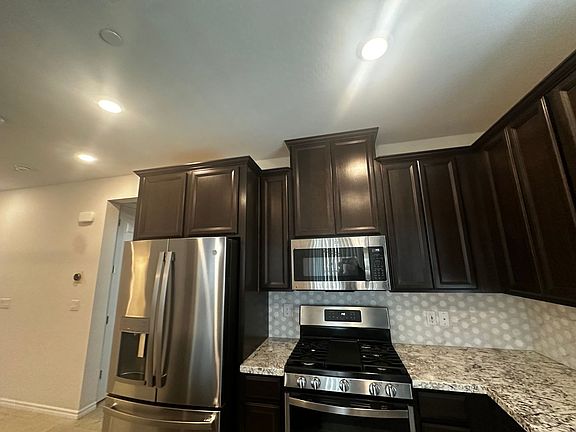 5th image of 20 Barbara Ln #120