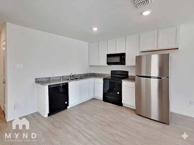 6808 Sunbeam Cir — Photo 3