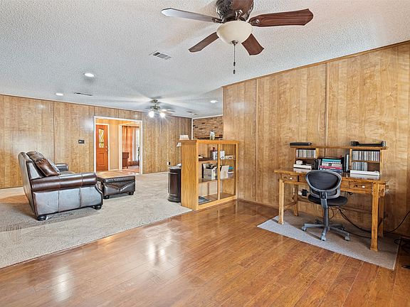 4th image of 508 Estate Ln