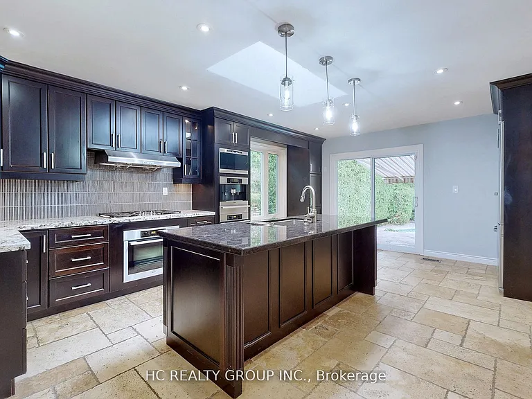 83 Fairway Heights Dr — Photo 8