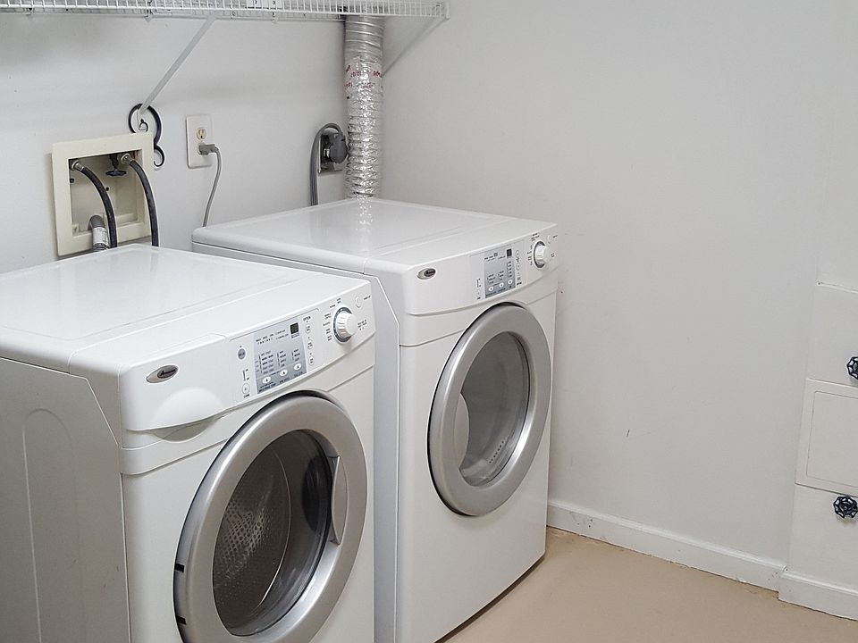 2nd image of 1307 Kings Crest Dr