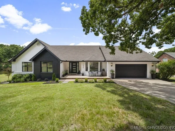 1626 Dilar Dr, Grove, OK 74344