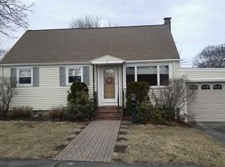 7 Lincoln Rd, Peabody, MA 01960