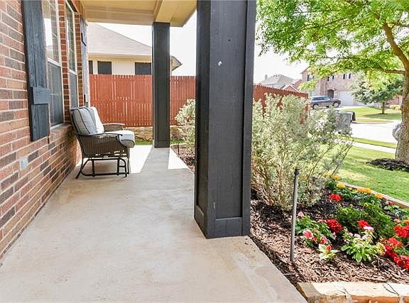 2nd image of 300 Highland Park Ln