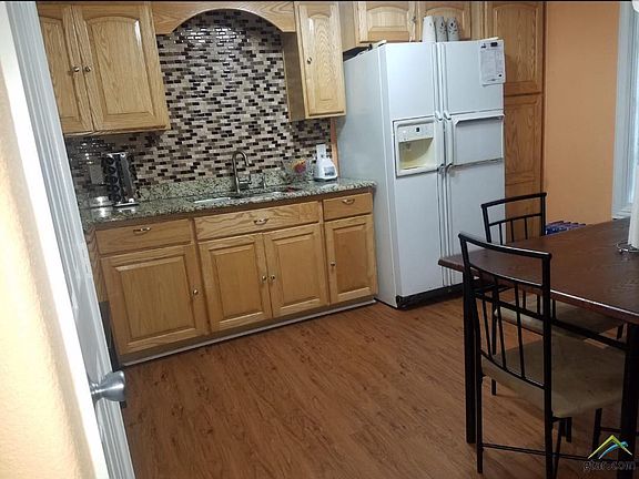 3rd image of 1603 Wisteria Dr