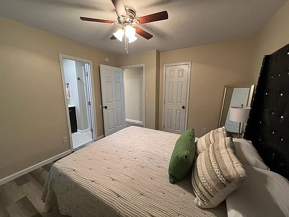 3rd image of 4186 Clydesdale Dr