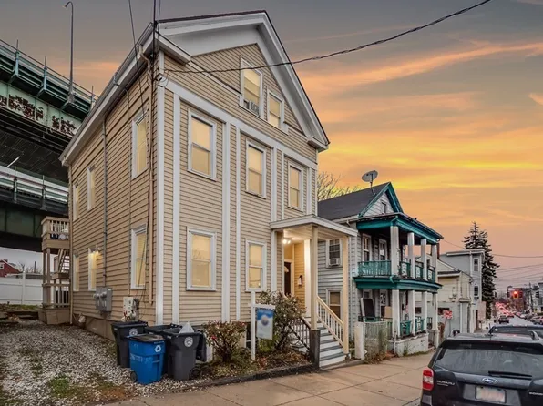 48 Chestnut St, Chelsea, MA 02150