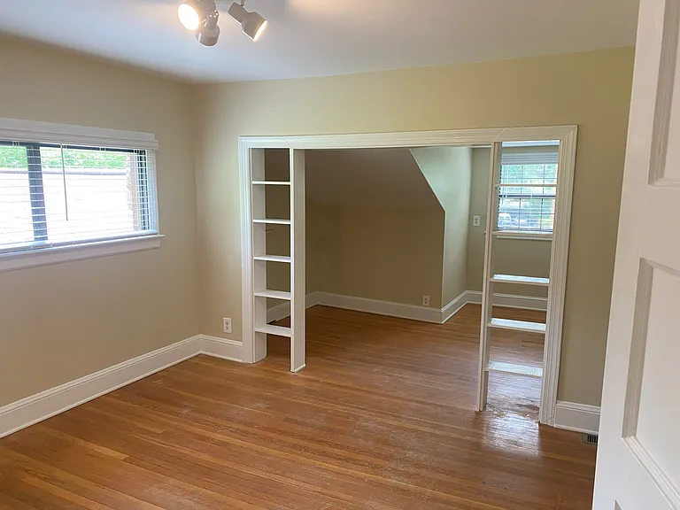 113 Pineland Cir — Photo 9