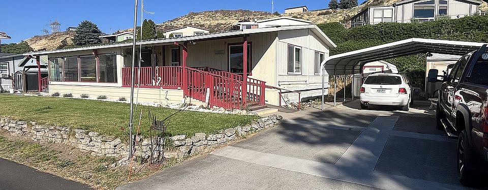 1st image of 3564 E 2nd St