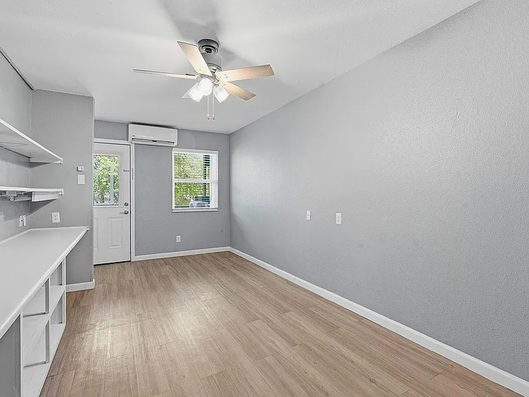 2910 Medical Arts St #101B — Photo 12