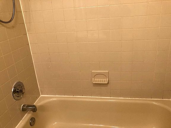 4th image of 601 Himes Ave APT 102