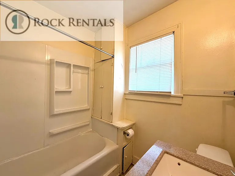 1401 N Monroe St — Photo 5