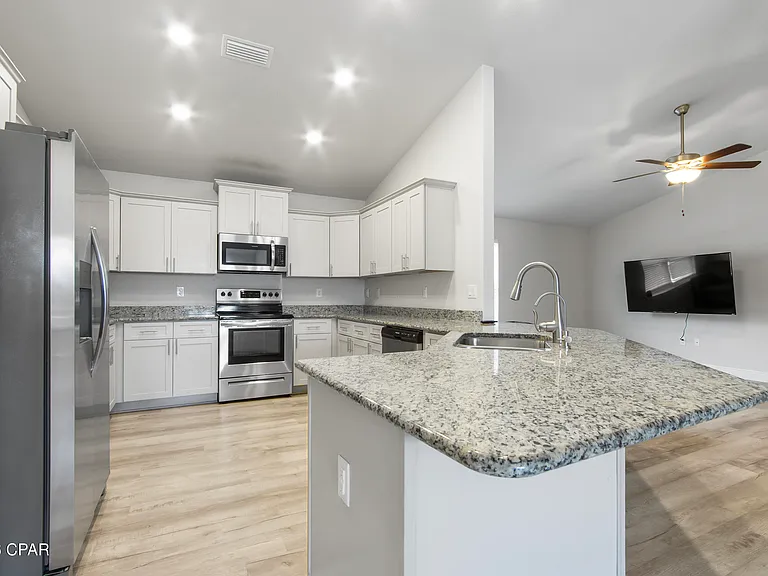 11528 Poston Rd — Photo 4