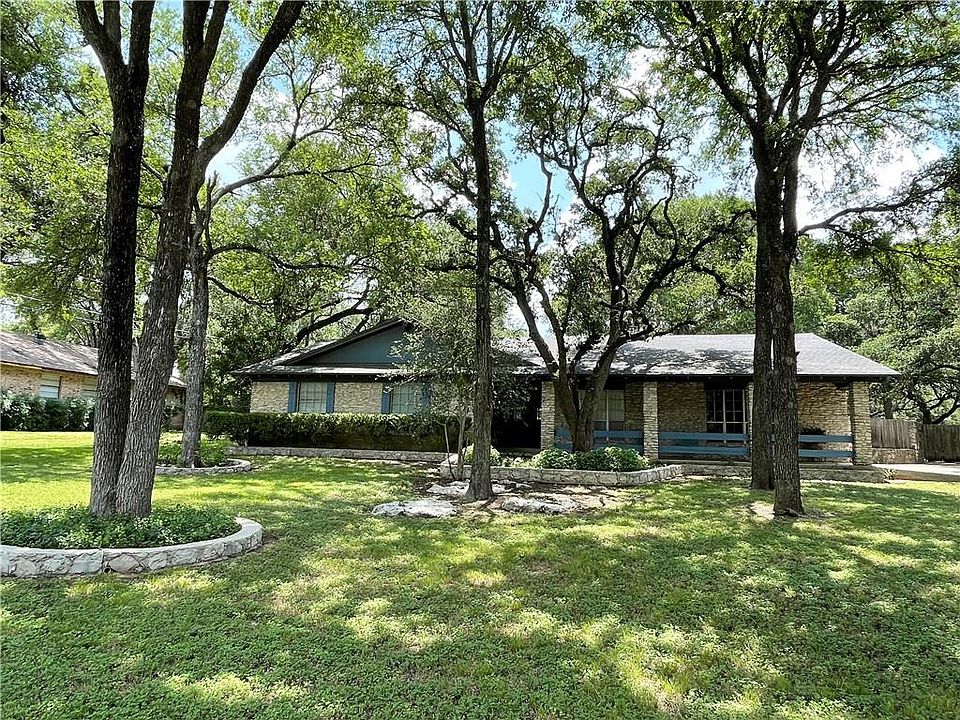 1st image of 10905 Shady Hollow Dr