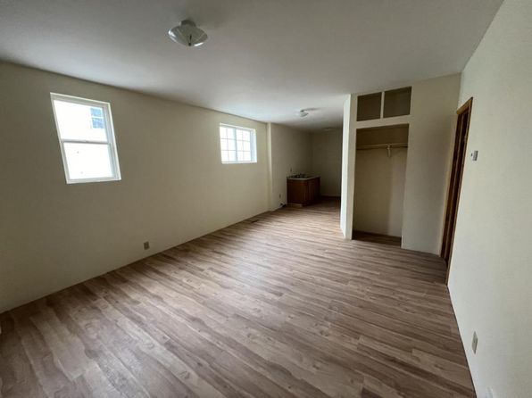 401 Nichols St #1