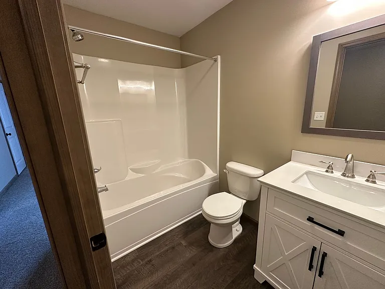 625 Simpson Avenue — Photo 9