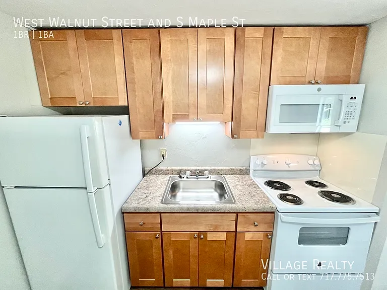W Walnut St — Photo 43