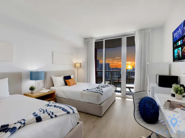 2602 E Hallandale Beach Blvd, Hallandale, FL