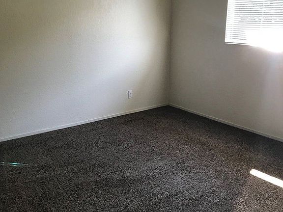 5th image of 423 Bartlett Ave APT 10