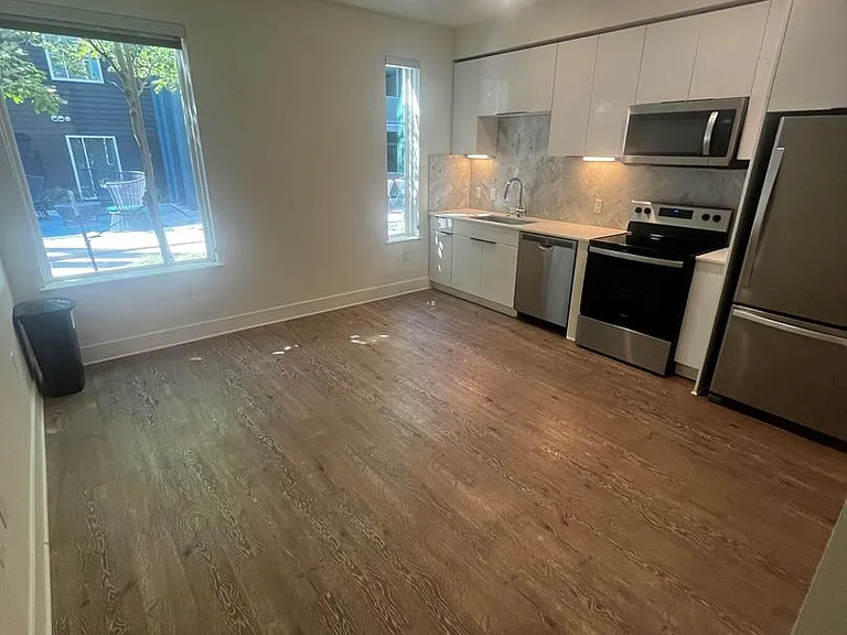 The Pearl Austin — Photo 53