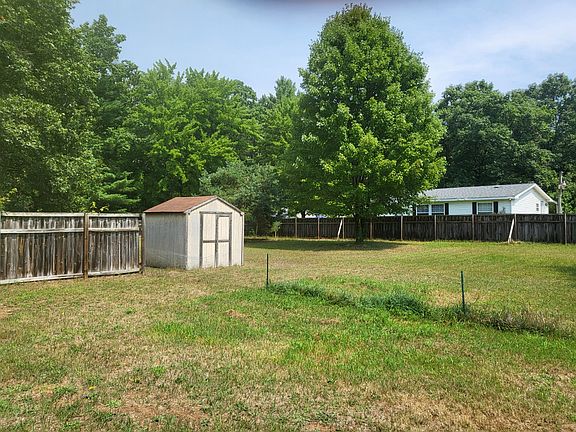 5th image of 14590 Division Ave NE