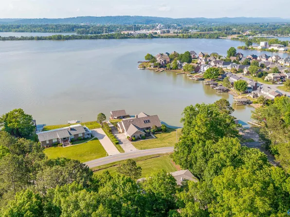147 Lakewood Dr, Gadsden, AL 35901