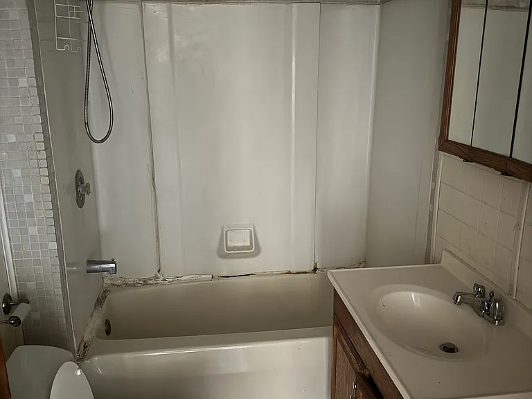 1540-1542 Meylert Ave #2 — Photo 3