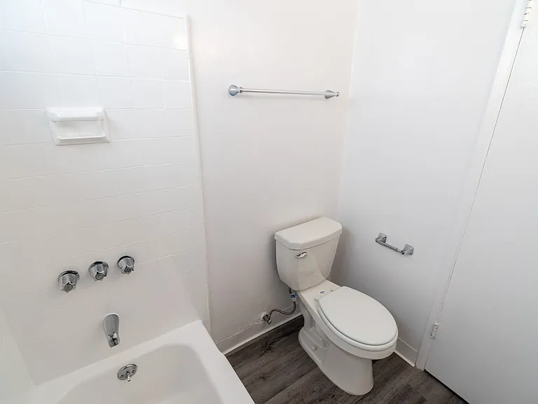 1275 Federal Ave — Photo 25
