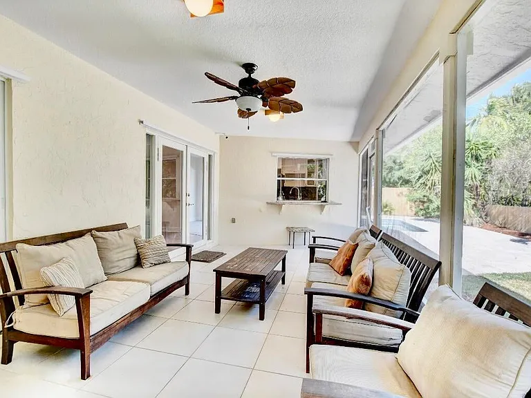 17768 Maplewood Dr — Photo 29