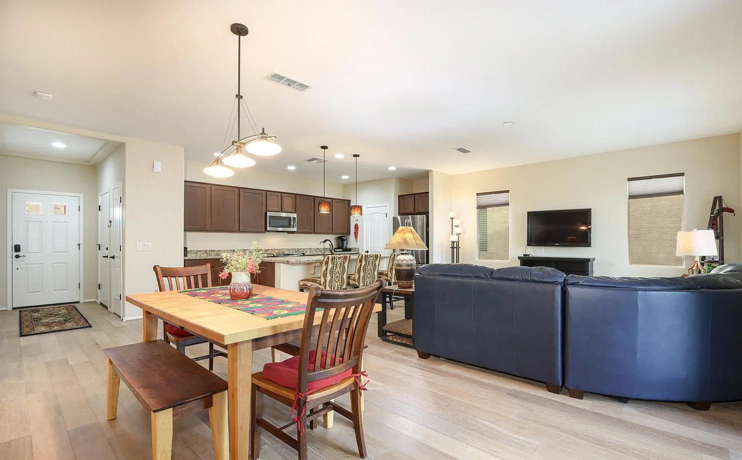2 bed, 1302 sqft, $2,700 — Photo 4