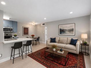 2201 Fountain View Dr APT 47, Houston, TX 77057