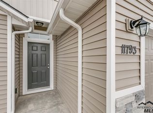 221 W Striped Owl Dr, Kuna, ID 83634