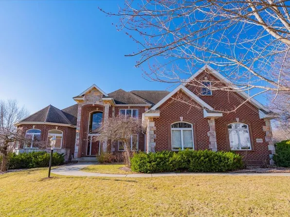 8705 Fairway Oaks Drive, Verona, WI 53593