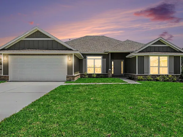 10 Greystone Ct, Angleton, TX 77515
