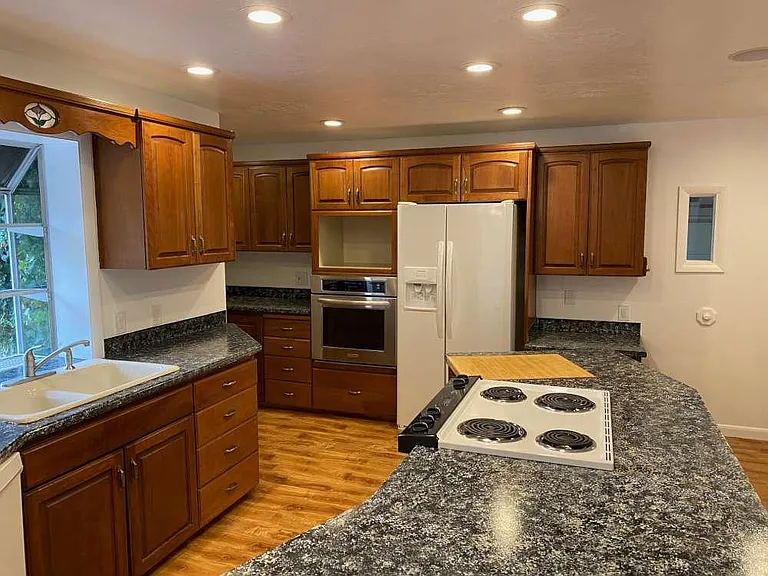 1093 Lamplighter Dr — Photo 10