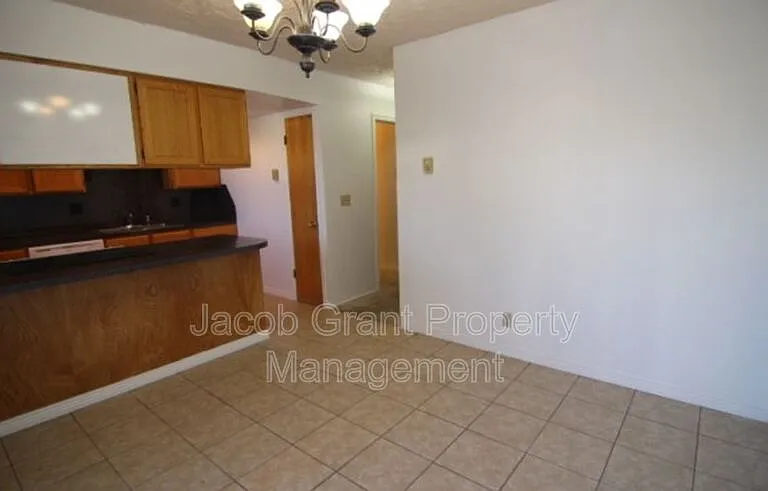 545 May St — Photo 3