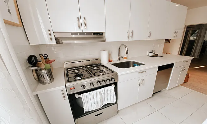 Rented by Corcoran | media 13