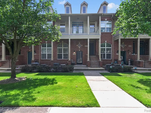 420 Boardwalk Dr, Walled Lake, MI 48390