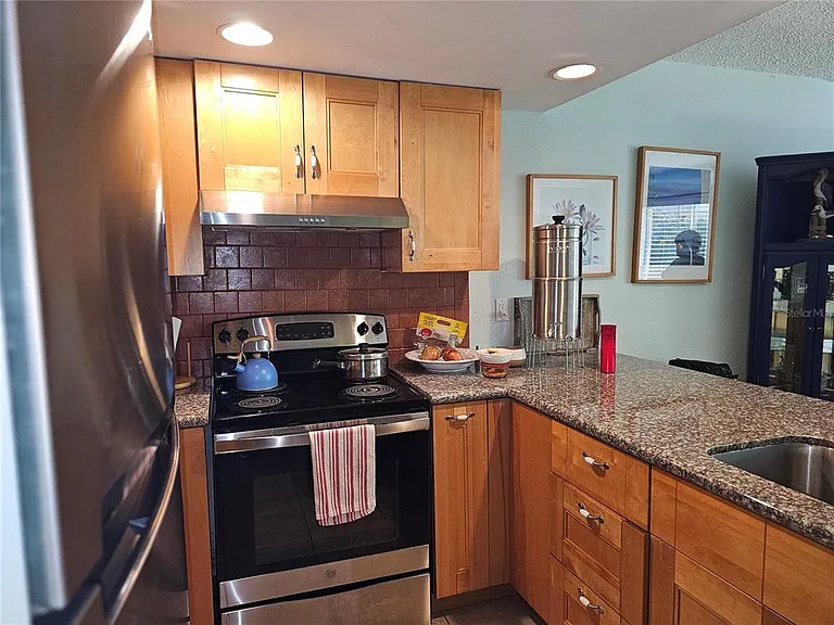 2525 W Bay Dr #A13 — Photo 13