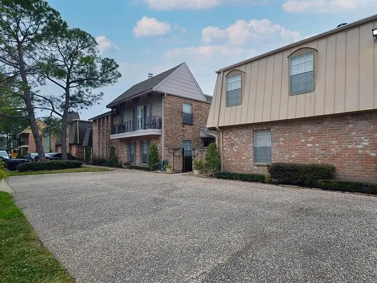 Plenty of guest parking space in front of the house and in the street.