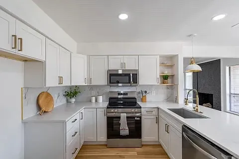 306 Bardfield Ave — Photo 6