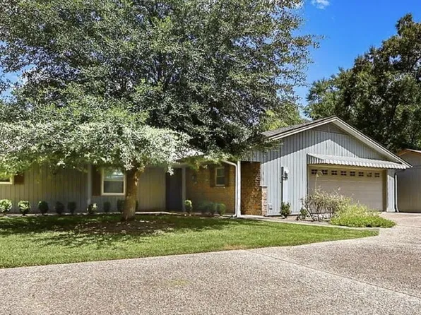 809 S Meadows Dr, Diboll, TX 75941