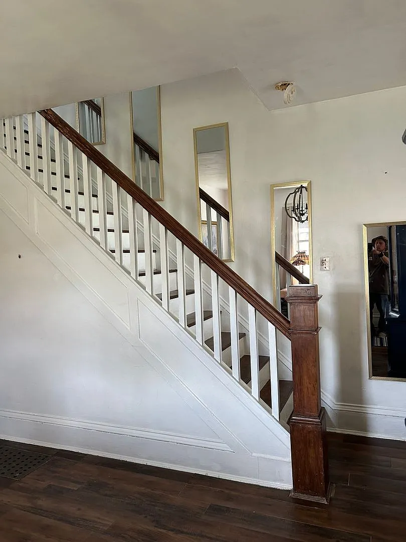 2 Bedroom Single Family Home in Toronto — Photo 2