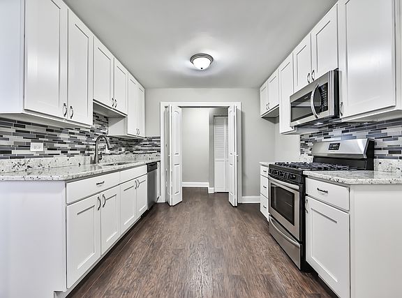 5th image of 8047 W 92nd Pl