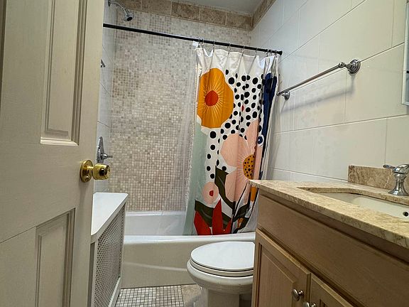4th image of 32-4 24th Ave #1