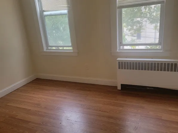 87 Wales Avenue image 7 of 12